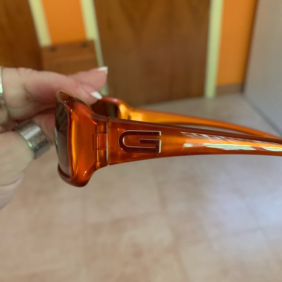 Brand new Gucci sunglasses! - Picture 3 of 12